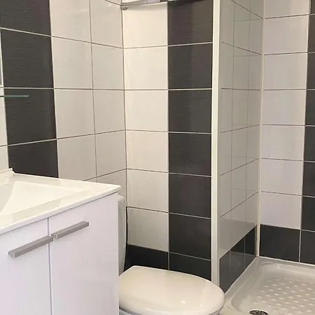Apartment 1ere Etage Avec Wifi, Vue Sur Parc - Fr-1-553-24 *