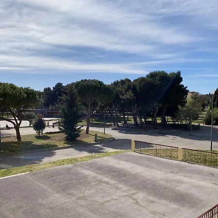 Confortable Avec Balcon, Proche Parc, Wifi, 34540 - Fr-1-553-24 Apartment